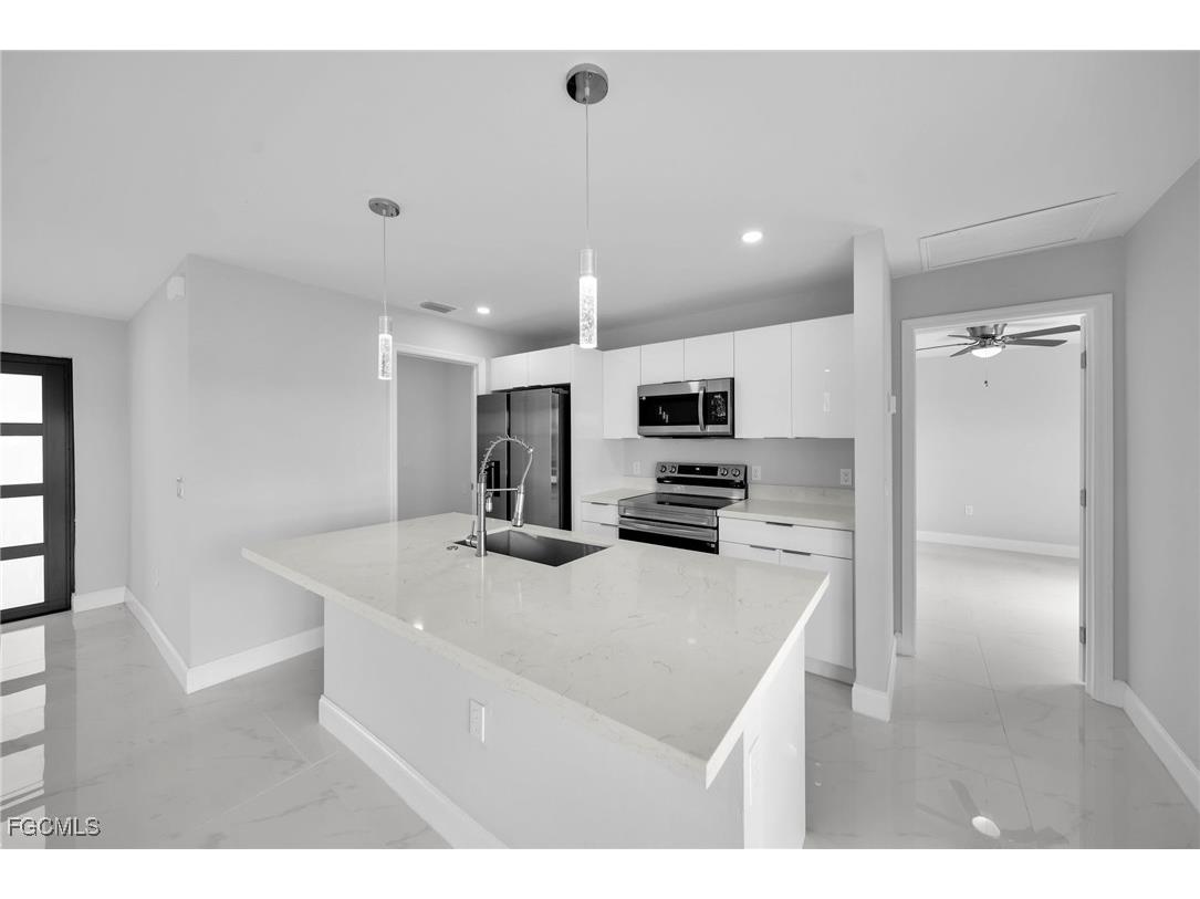 1829 NW 7th Place Cape Coral FL 33993 2025017601 image4