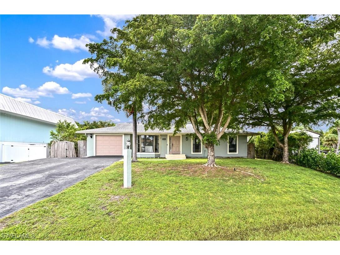183 3rd Street Naples FL 34113 223061251 image1