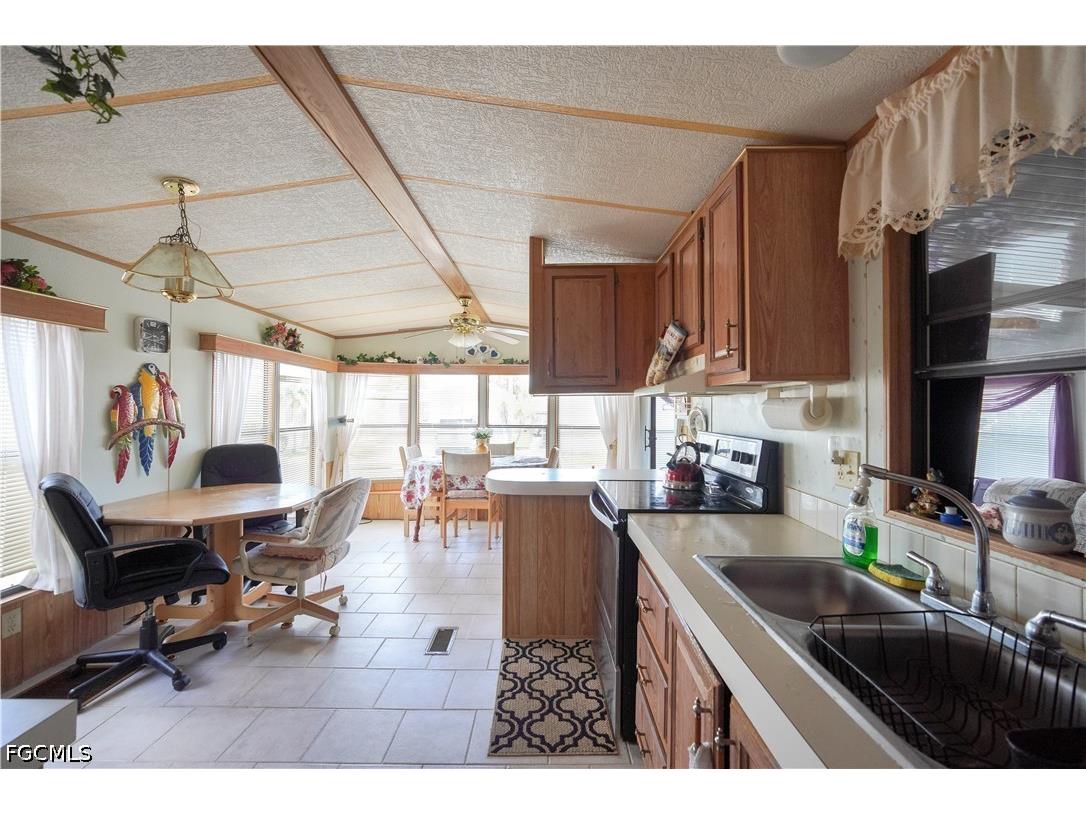 183 Caravan Circle North Fort Myers FL 33903 2026031231 image7
