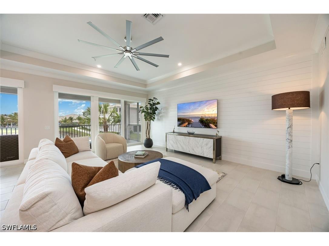 183 Indies Drive E #202 Naples FL 34114 226017714 image1
