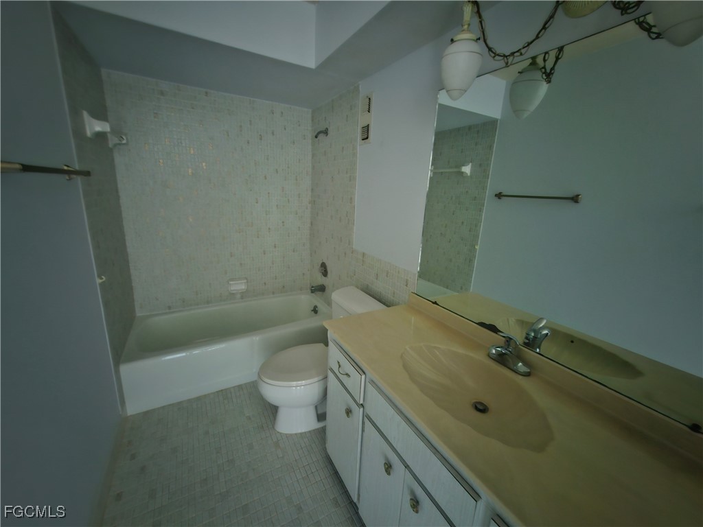 1830 Brantley Road #F204 Fort Myers FL 33907 2026006244 image8