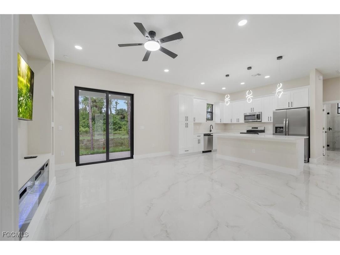 1831 Richmond Avenue N Lehigh Acres FL 33972 2025011299 image2