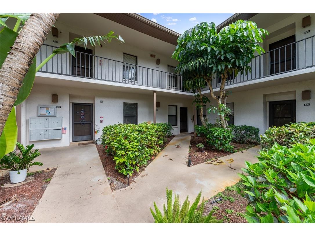 1833 Courtyard Way #E105 Naples FL 34112 224055468 image1