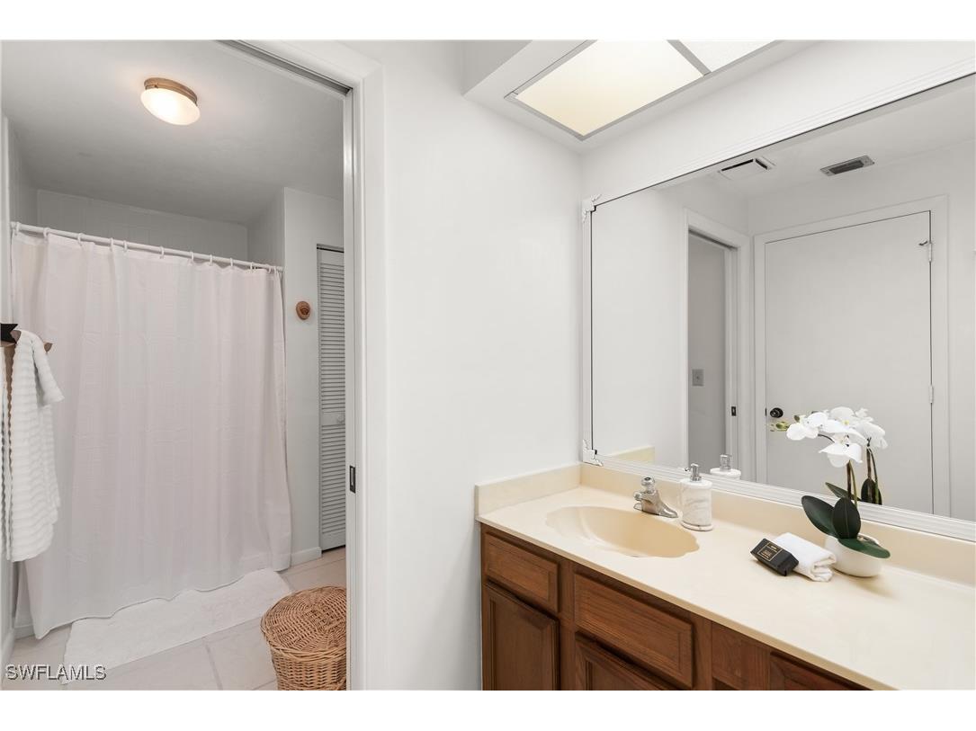 1833 Courtyard Way #E204 Naples FL 34112 225002567 image12