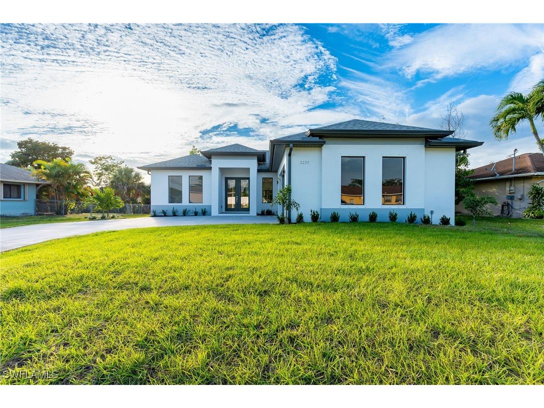 1833 Desoto Boulevard N Naples FL 34120 224078250 image1