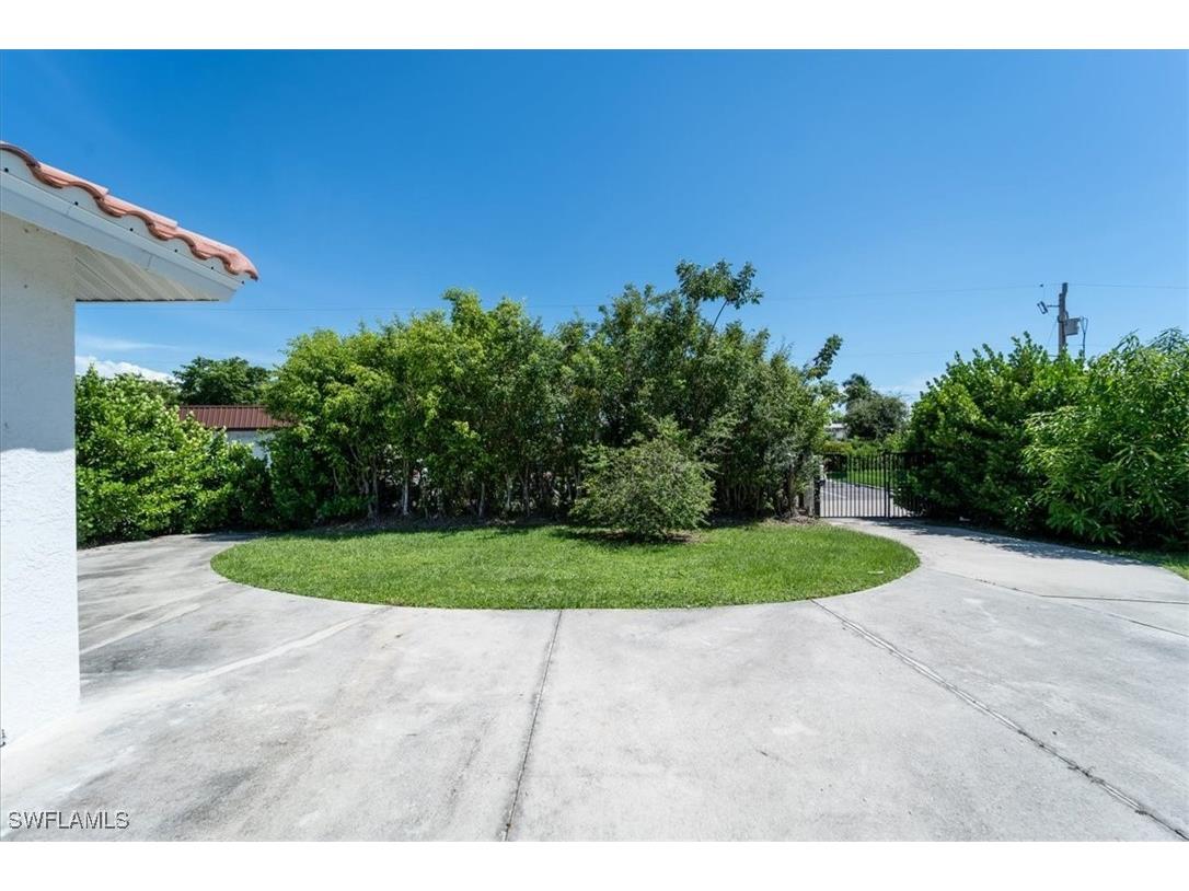 1833 N Bahama Avenue Marco Island FL 34145 225068383 image38