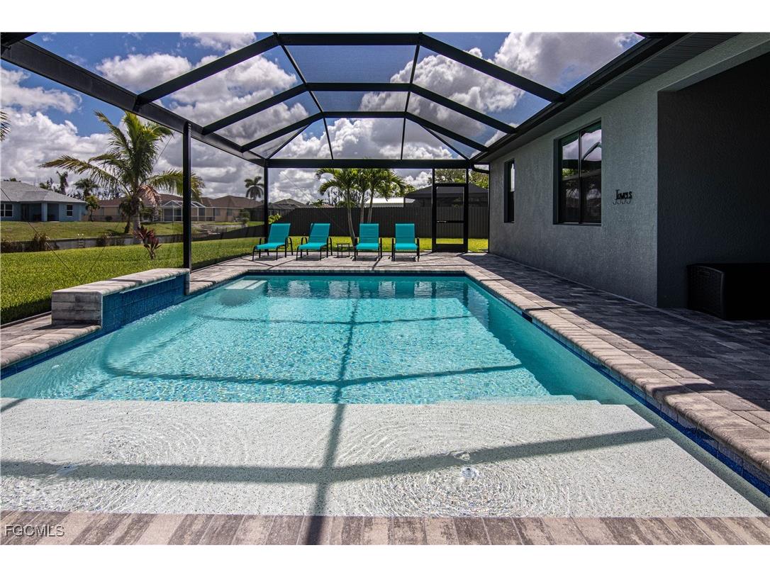 1833 SW 11th Terrace Cape Coral FL 33991 2025013883 image1