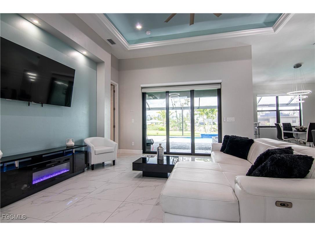 1833 SW 11th Terrace Cape Coral FL 33991 2025013883 image4