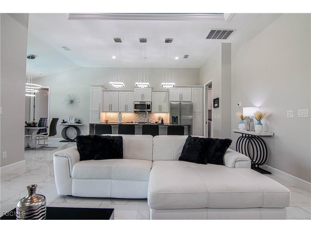 1833 SW 11th Terrace Cape Coral FL 33991 2025013883 image6