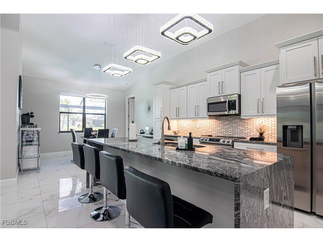 1833 SW 11th Terrace Cape Coral FL 33991 2025013883 image7