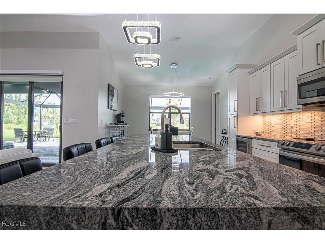 1833 SW 11th Terrace Cape Coral FL 33991 2025013883 image8