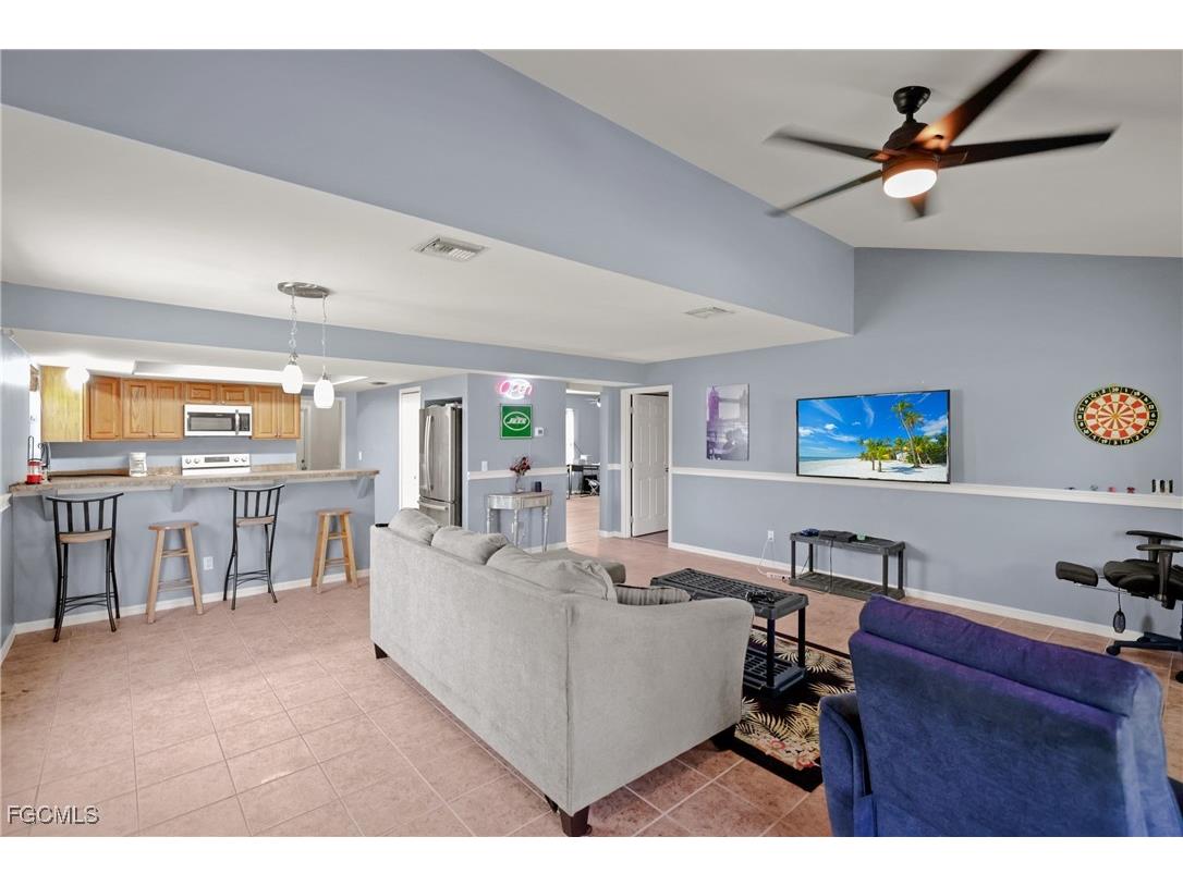 1834 NW 5th Place Cape Coral FL 33993 2025004391 image11