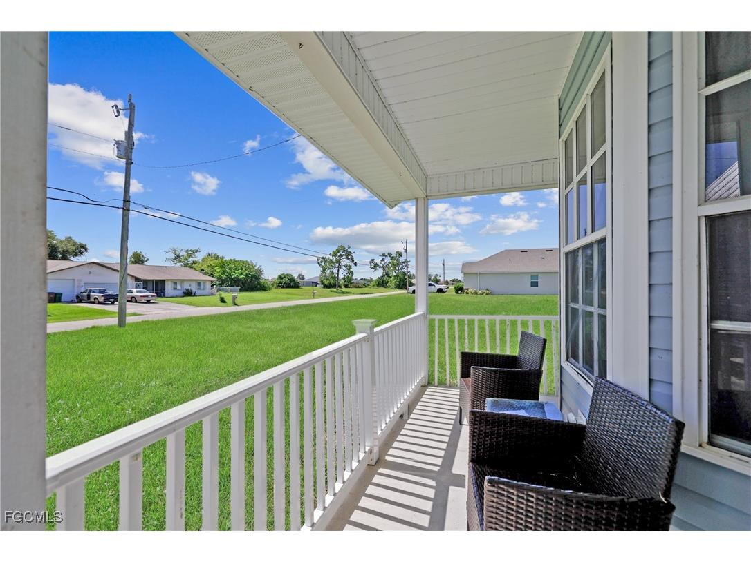 1834 NW 5th Place Cape Coral FL 33993 2025004391 image4