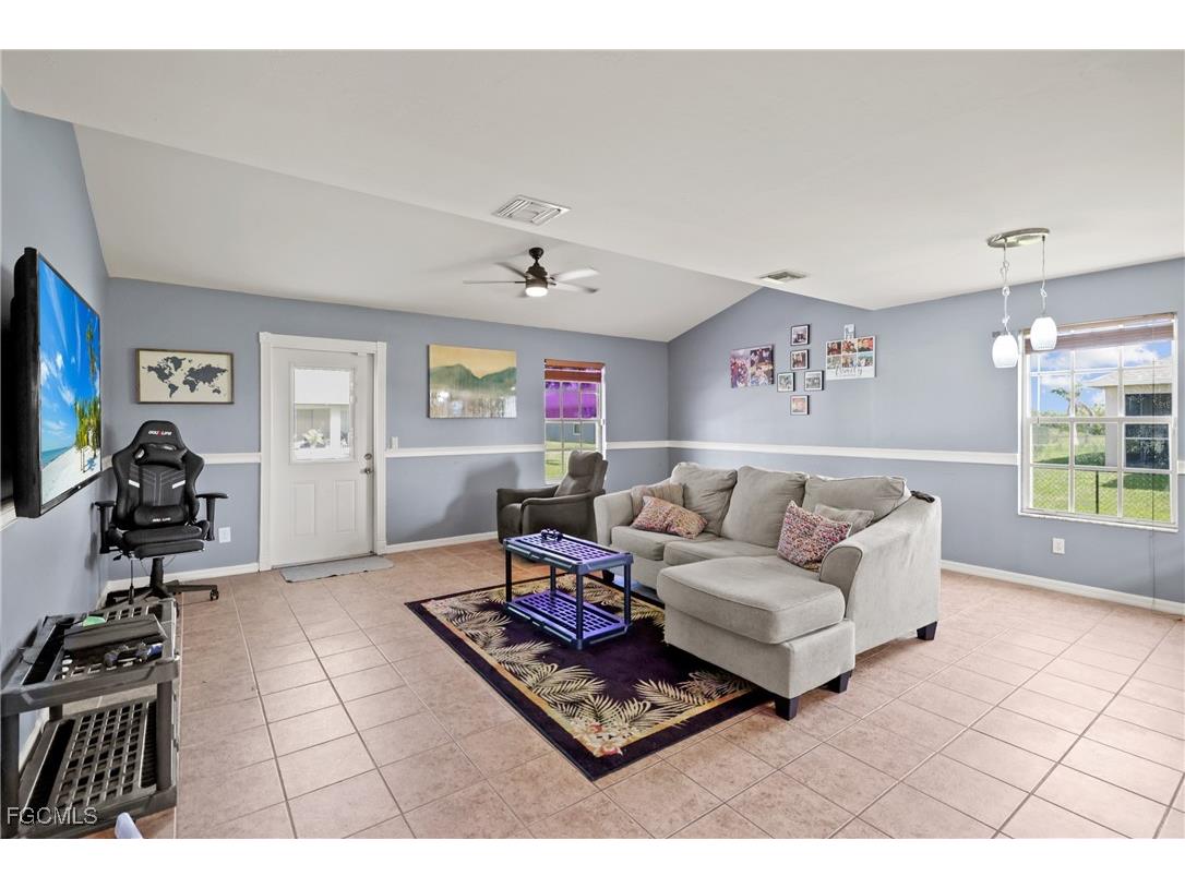 1834 NW 5th Place Cape Coral FL 33993 2025004391 image6