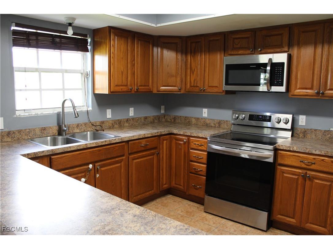 1834 NW 5th Place Cape Coral FL 33993 2025004391 image7