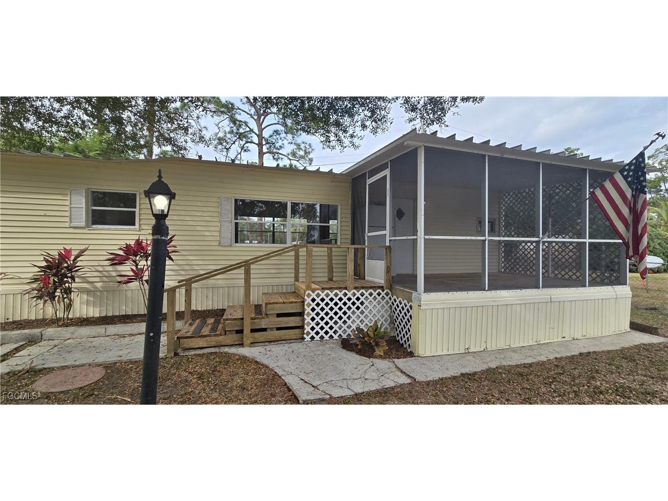 18341 Palm Creek Drive North Fort Myers FL 33917 2026003409 image1