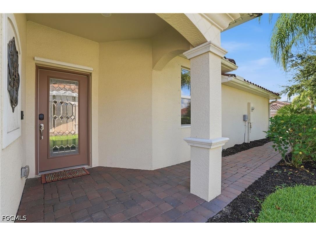1835 Alameda Drive Naples FL 34120 2026028822 image2