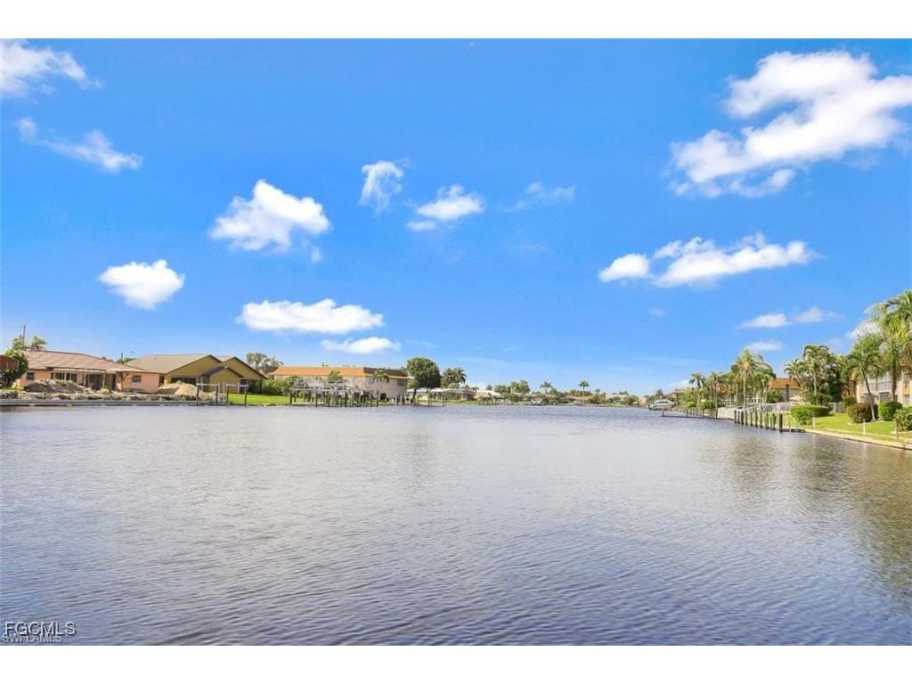 1835 Beach Parkway #303 Cape Coral FL 33904 2025019743 image1