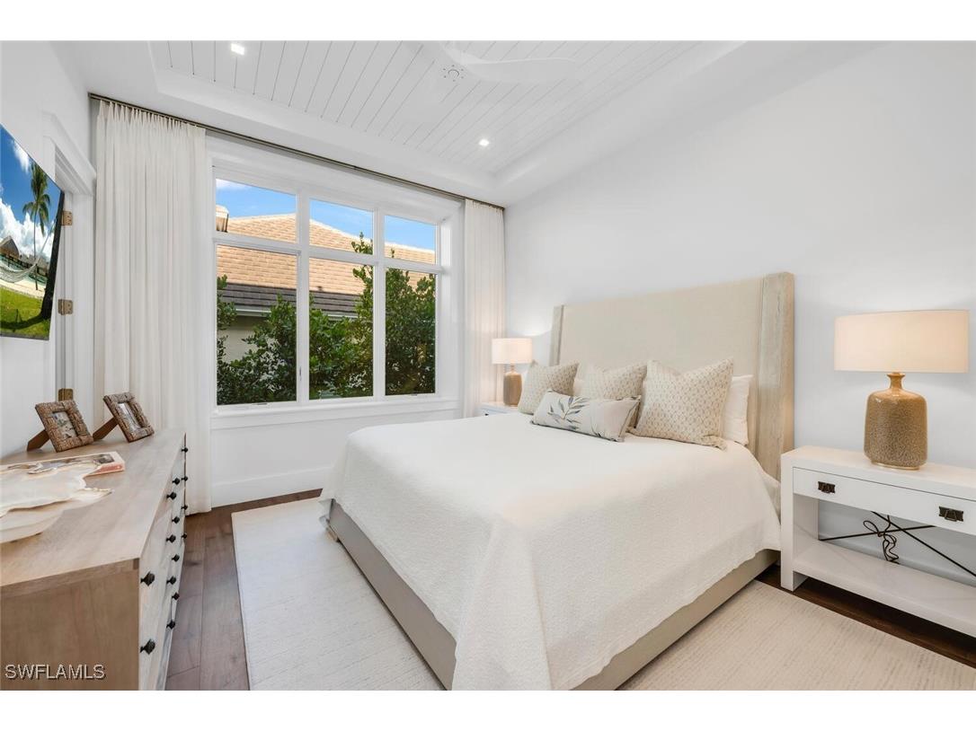 1835 Gulf Shore Boulevard S Naples FL 34102 225064151 image19