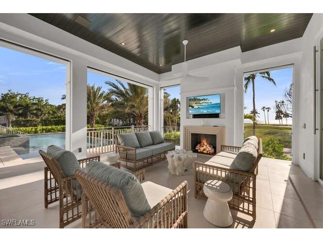 1835 Gulf Shore Boulevard S Naples FL 34102 225064151 image23