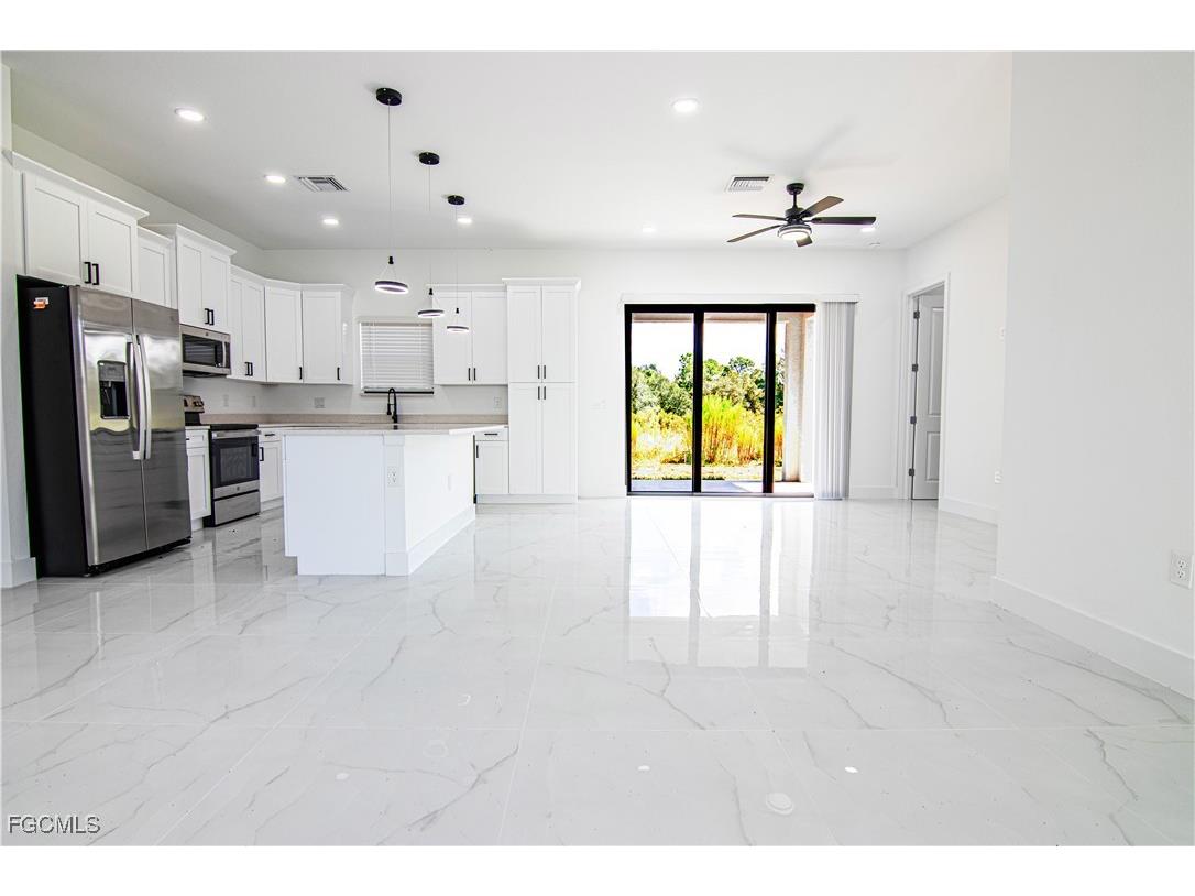 1836 Lindsay Street Lehigh Acres FL 33972 2025012571 image3