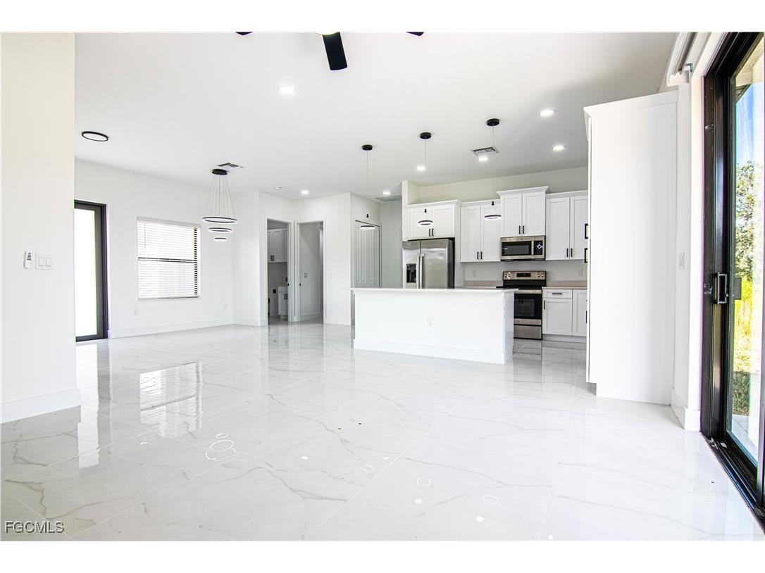 1836 Lindsay Street Lehigh Acres FL 33972 2025012571 image8