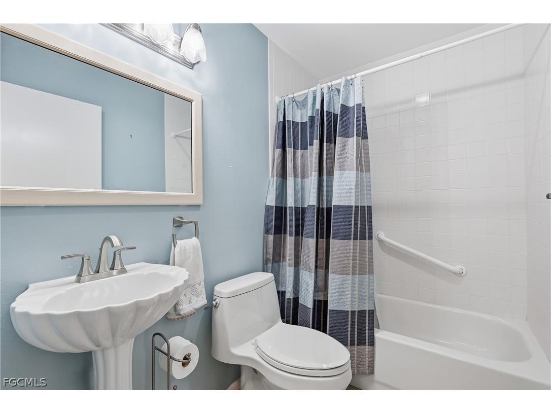 1836 Pine Glade Circle Fort Myers FL 33907 2026011151 image16