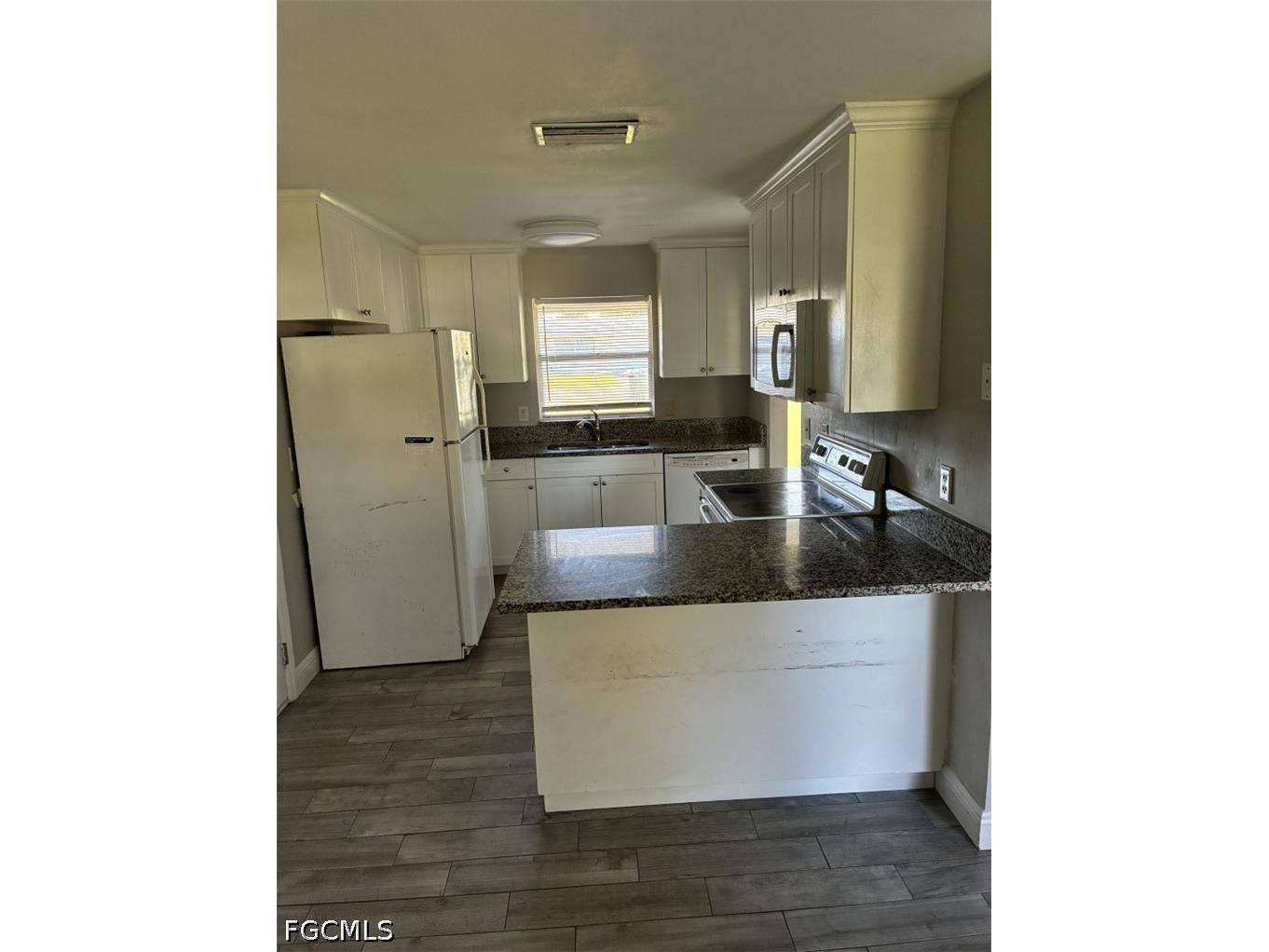 1839 Passaic Avenue Fort Myers FL 33901 2026025162 image2
