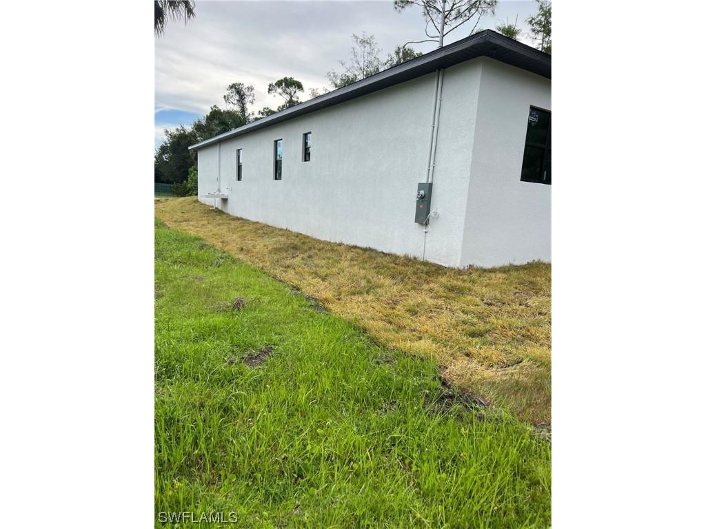 184 6th Street Naples FL 34113 223058101 image1