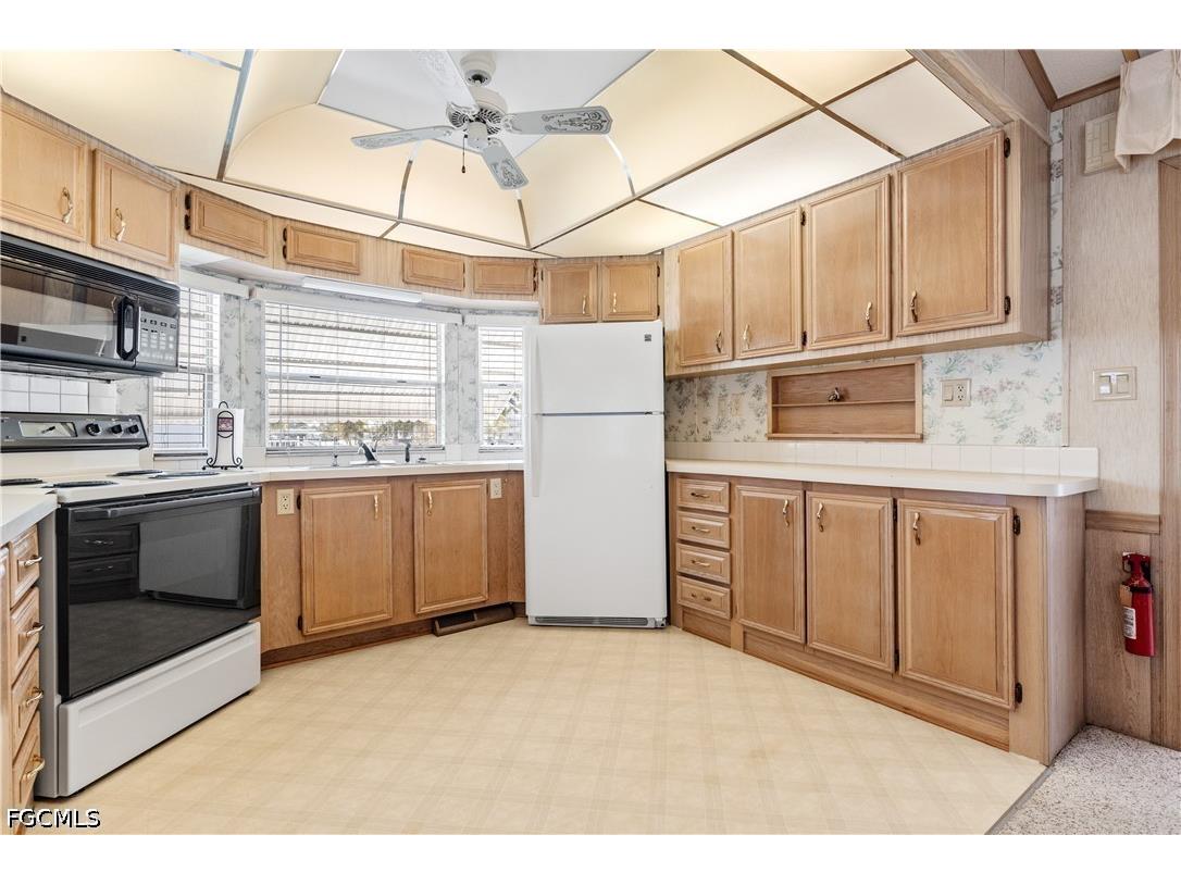 184 Caravan Circle North Fort Myers FL 33903 2026014164 image15