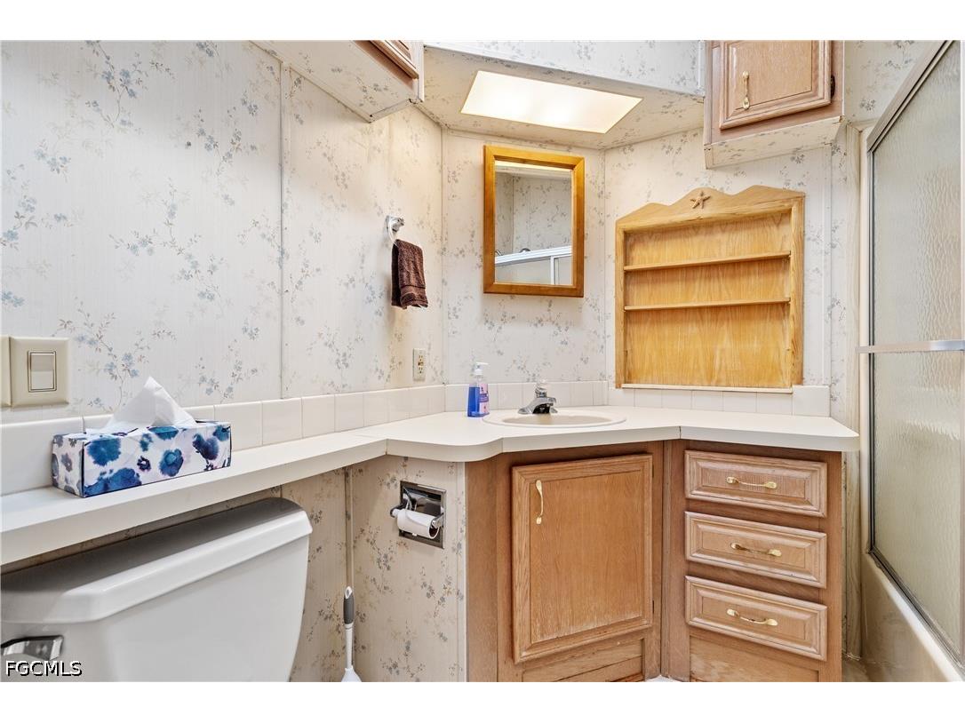 184 Caravan Circle North Fort Myers FL 33903 2026014164 image31