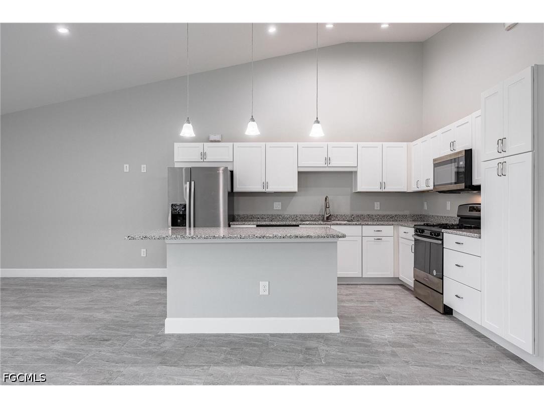 184 Village Circle Labelle FL 33935 2026026462 image13