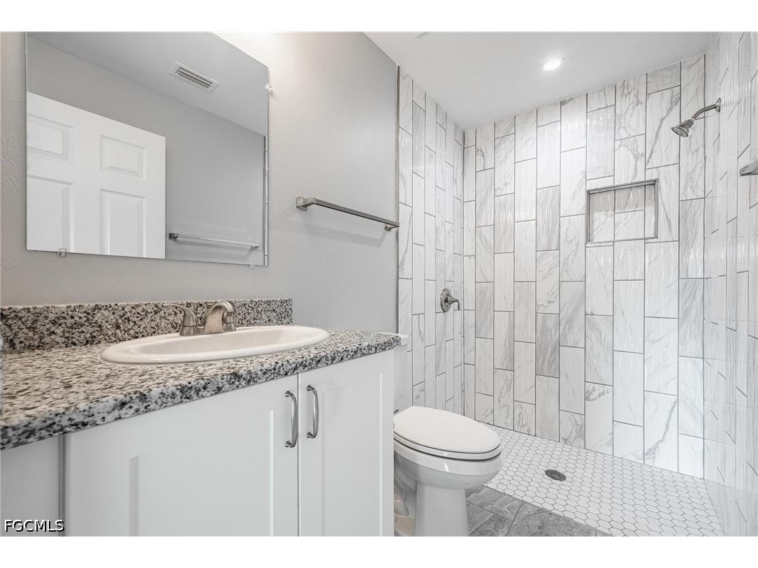 184 Village Circle Labelle FL 33935 2026026462 image23