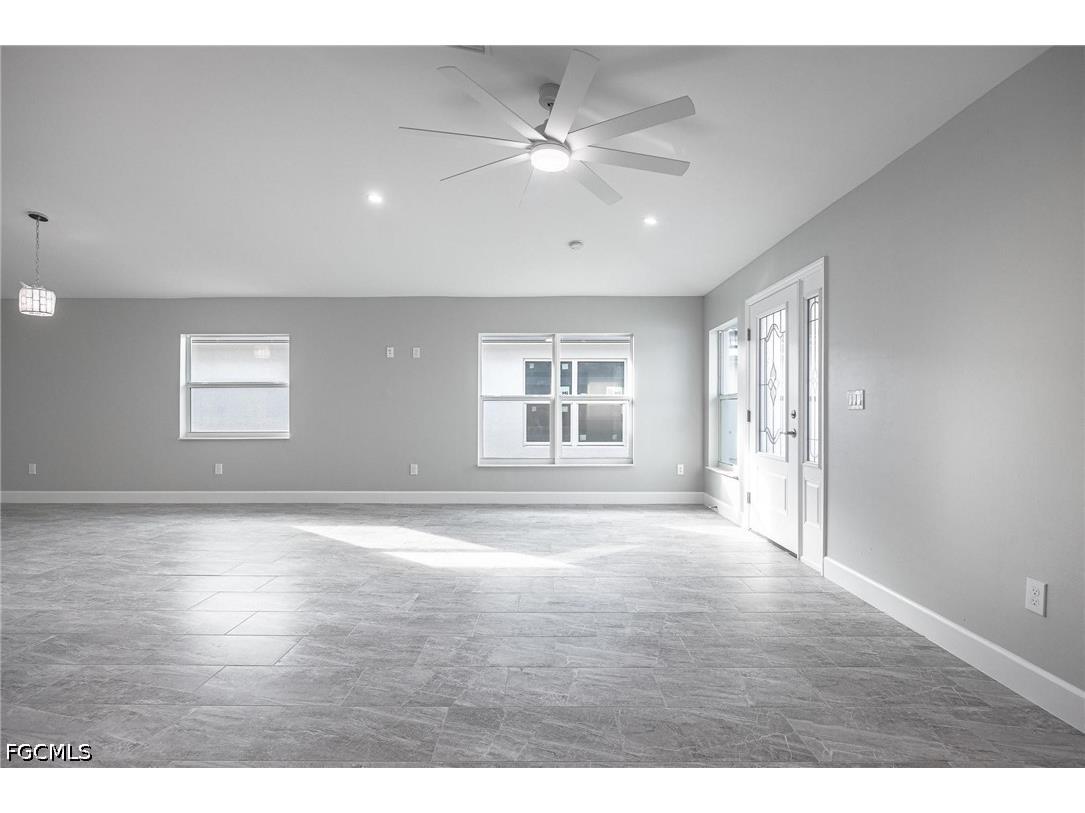 184 Village Circle Labelle FL 33935 2026026462 image3