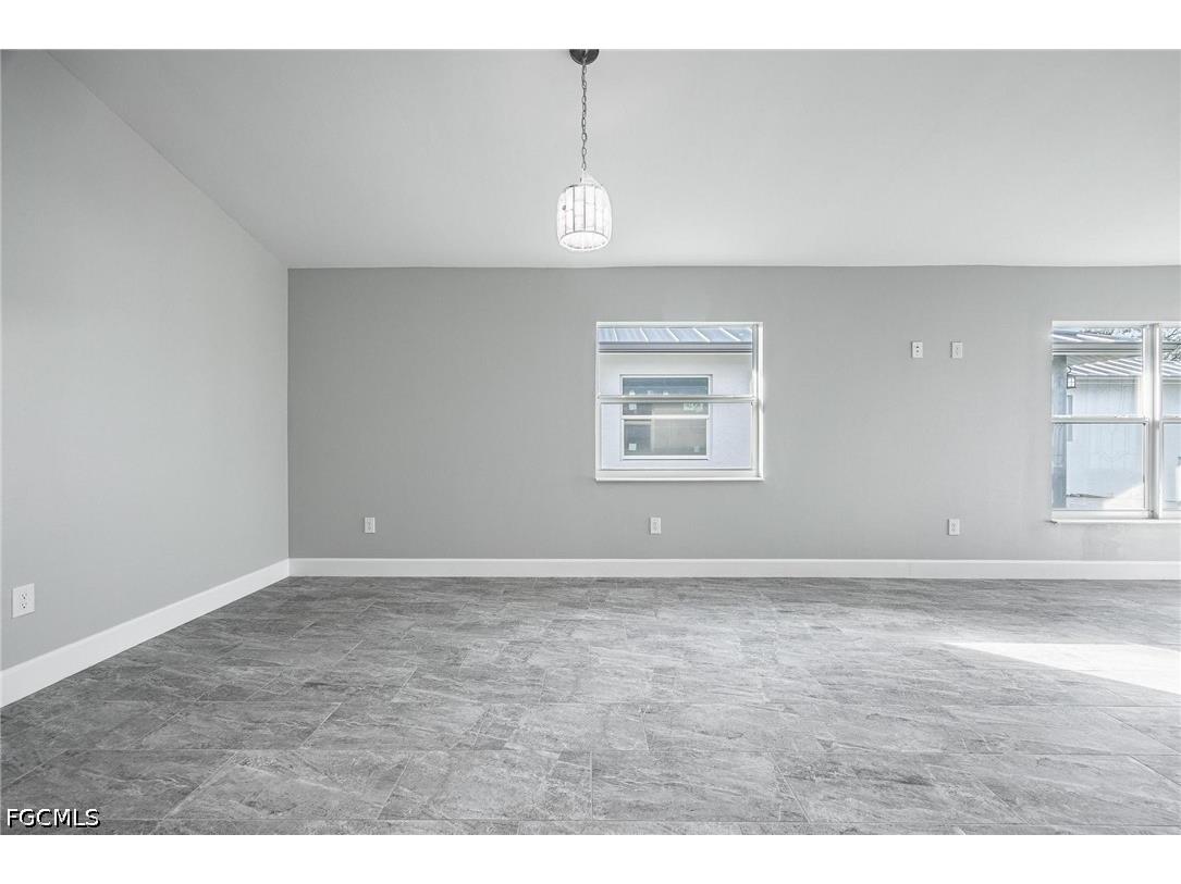184 Village Circle Labelle FL 33935 2026026462 image4