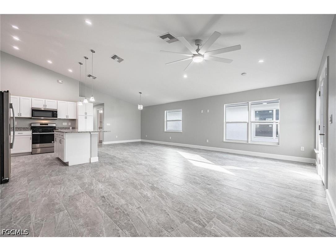 184 Village Circle Labelle FL 33935 2026026462 image8