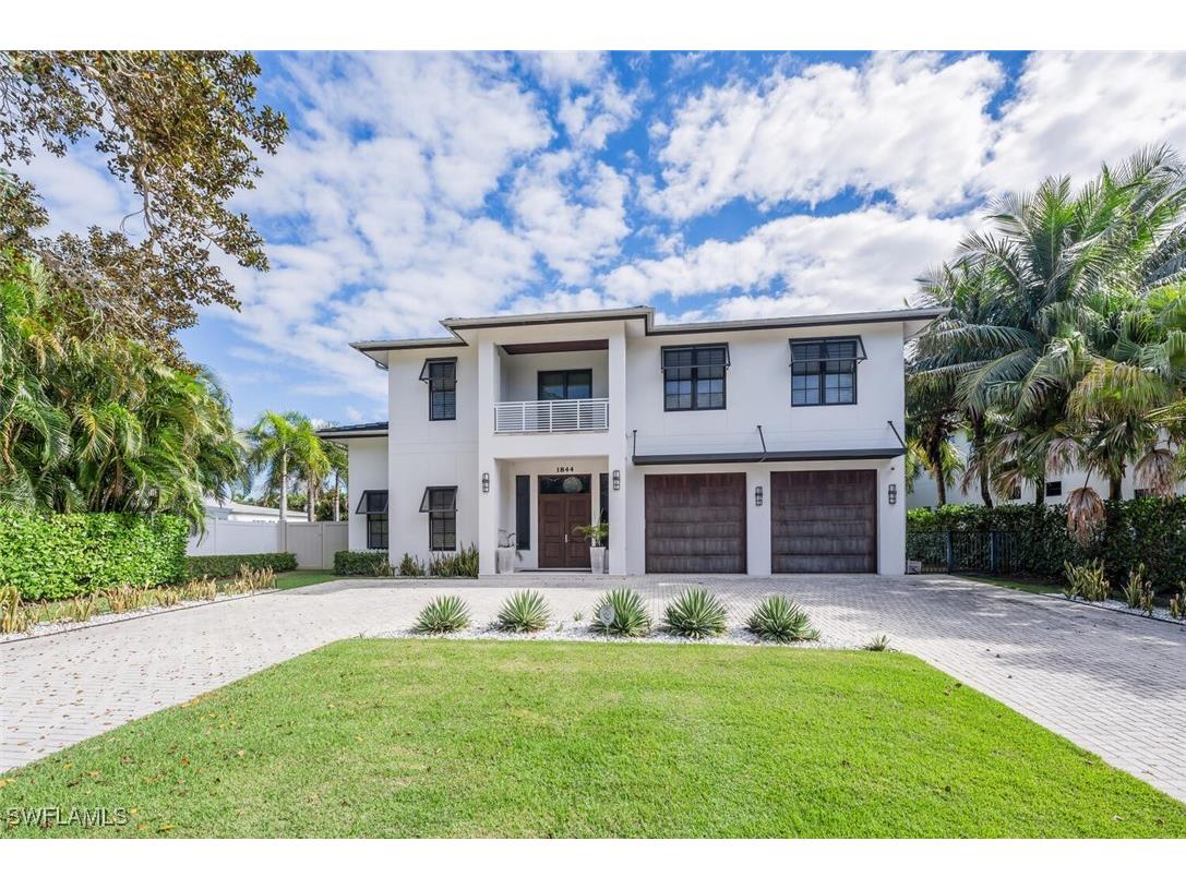 1844 Alamanda Drive Naples FL 34102 225073184 image1