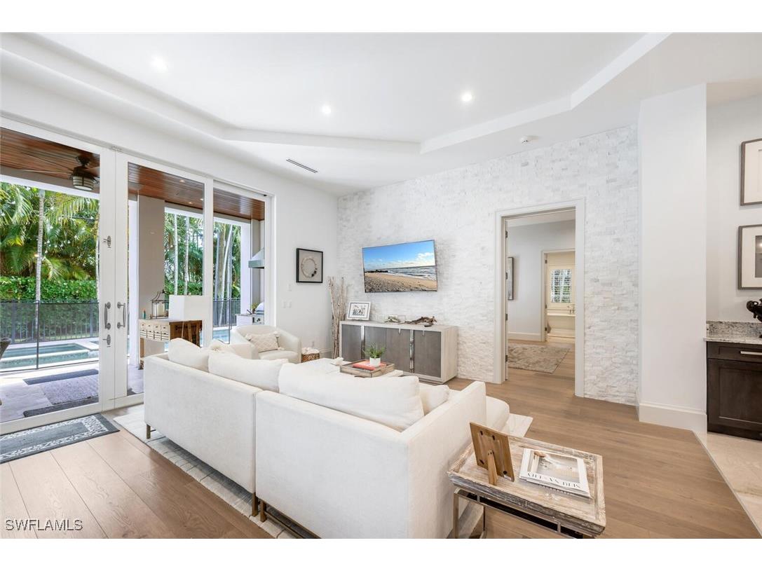 1844 Alamanda Drive Naples FL 34102 225073184 image8