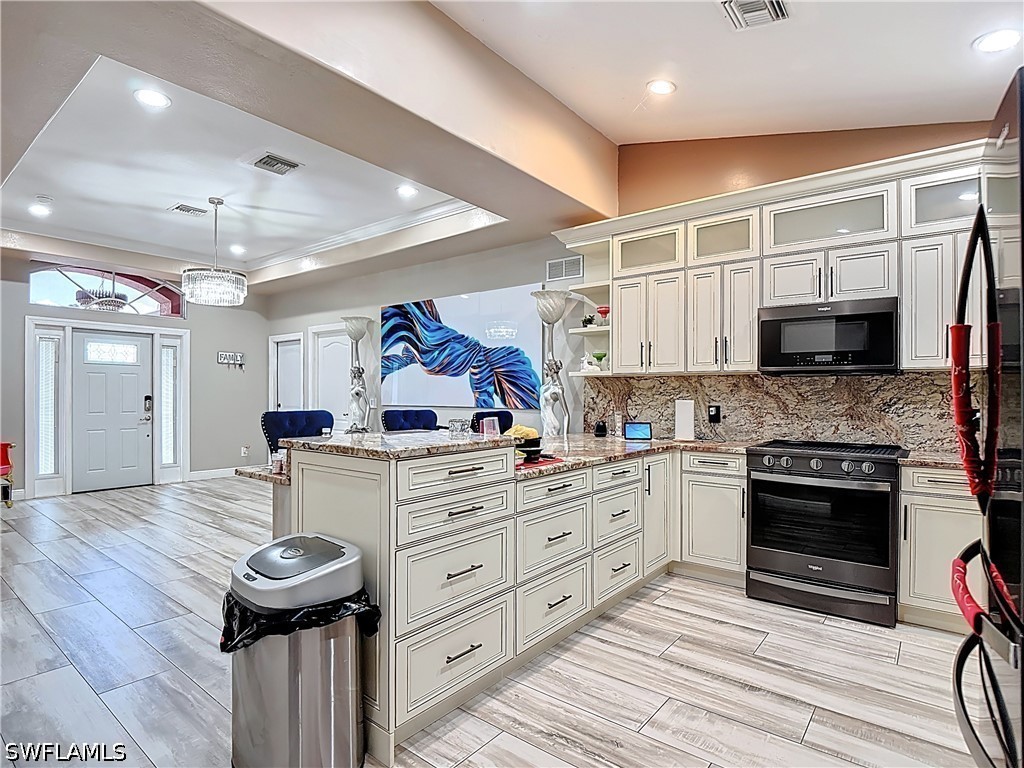 1845 Desoto Boulevard N Naples FL 34120 226011879 image6