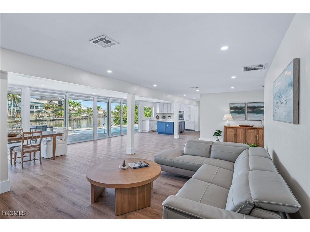 18452 Cutlass Drive Fort Myers Beach FL 33931 2025024119 image14