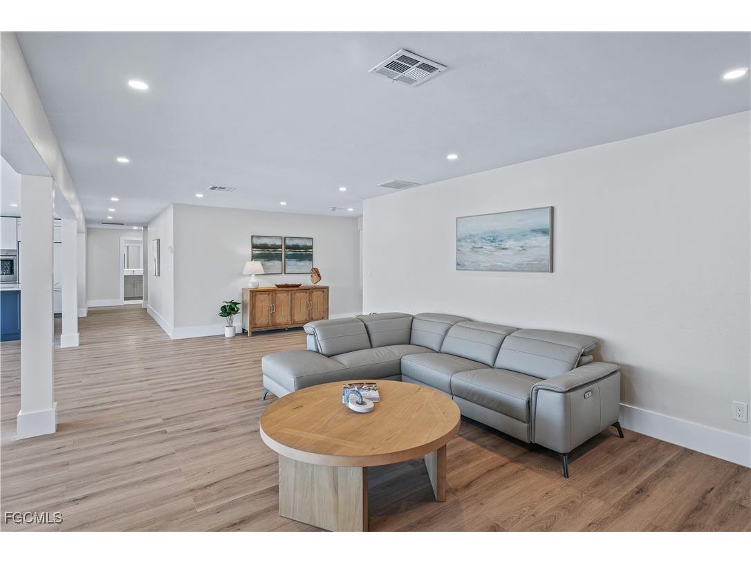 18452 Cutlass Drive Fort Myers Beach FL 33931 2025024119 image15