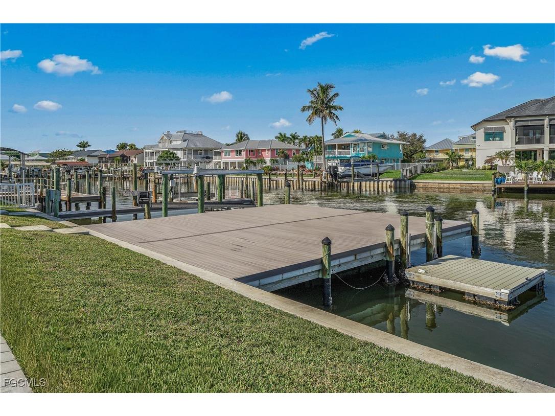 18452 Cutlass Drive Fort Myers Beach FL 33931 2025024119 image41