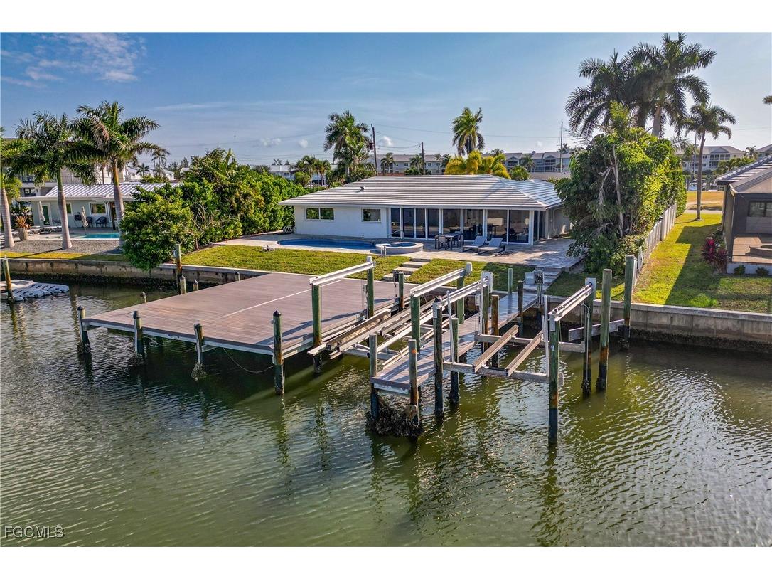 18452 Cutlass Drive Fort Myers Beach FL 33931 2025024119 image43