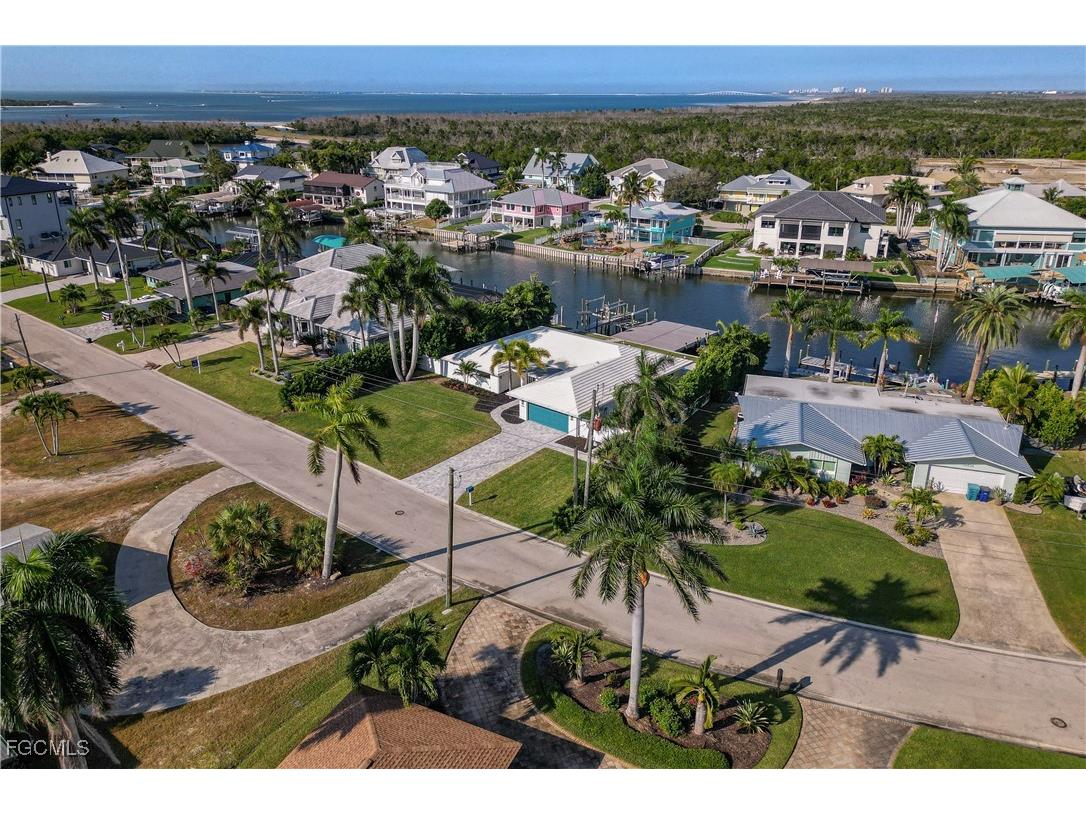 18452 Cutlass Drive Fort Myers Beach FL 33931 2025024119 image48