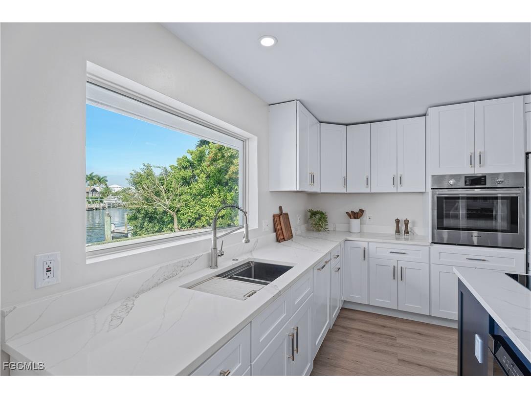 18452 Cutlass Drive Fort Myers Beach FL 33931 2025024119 image7