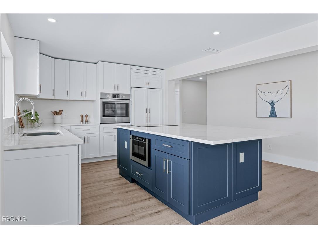 18452 Cutlass Drive Fort Myers Beach FL 33931 2025024119 image9