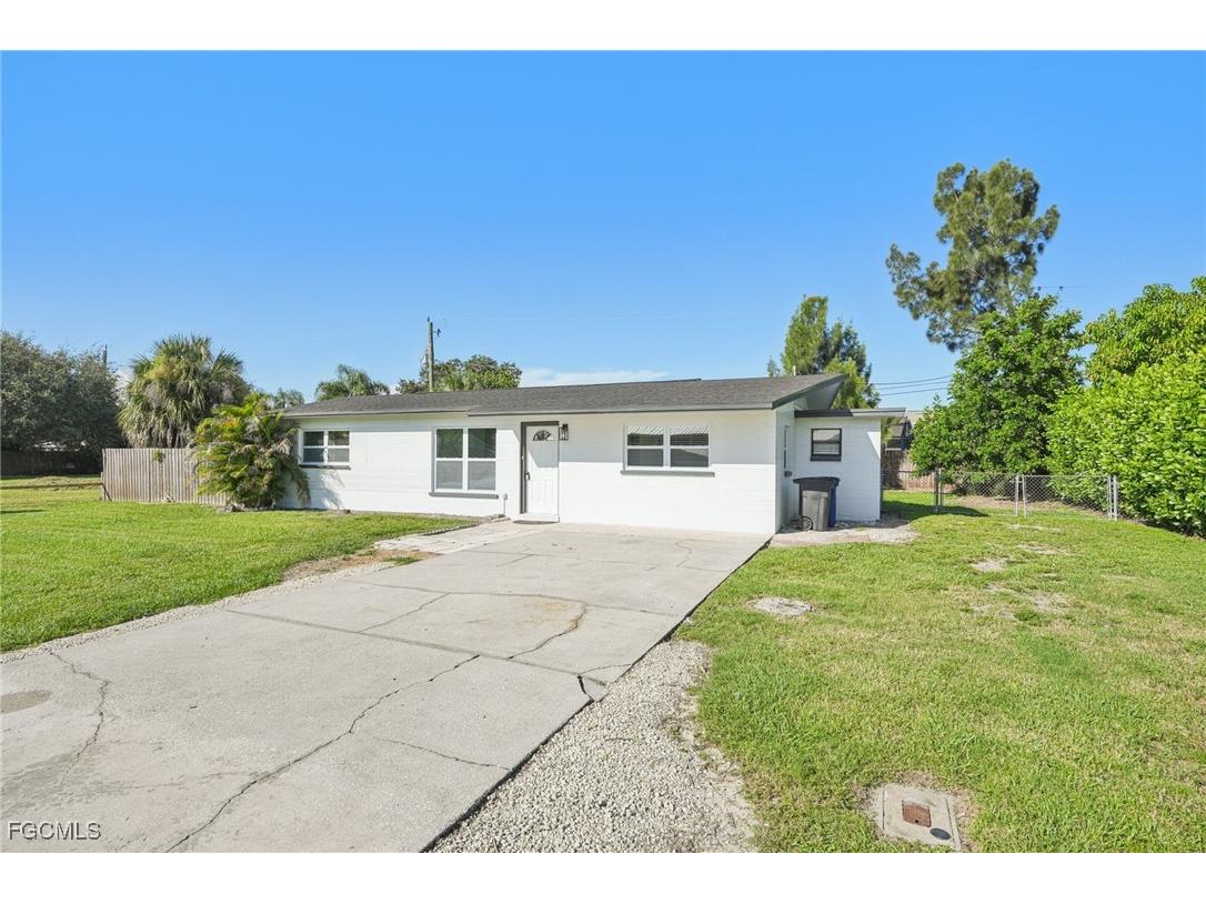 18472 Iris Road Fort Myers FL 33967 2025006097 image1