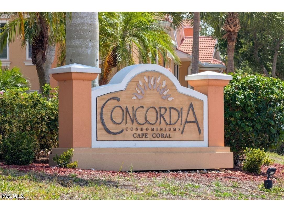 1848 Concordia Lake Circle #901 Cape Coral FL 33909 2026020255 image2
