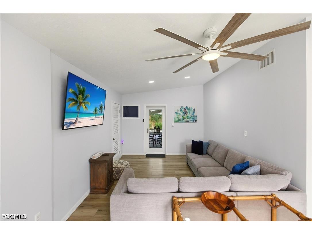 185 Hibiscus Drive Fort Myers Beach FL 33931 2026014044 image5