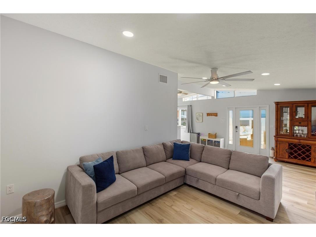 185 Hibiscus Drive Fort Myers Beach FL 33931 2026014044 image6